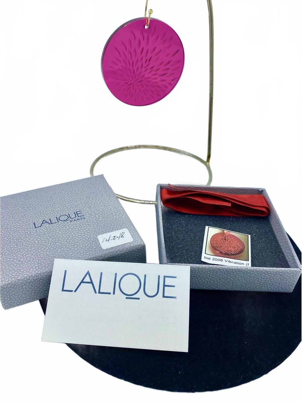 LALIQUE 2006 Noel Vibration Rouge Red Crystal Christmas Ornament New in Box